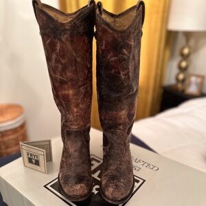 Frye Melissa Button #77164 Weathered Chocolate 8M w/box